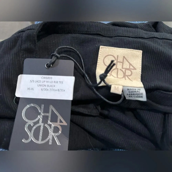 NWT Chaser Short Sleeve Lace Up Hi Lo Rib Tee in Union Black Medium - Picture 3 of 3